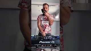 Download lagu Use DJ HEADPHONES like a Mic #dj #djtips #djmix mp3
