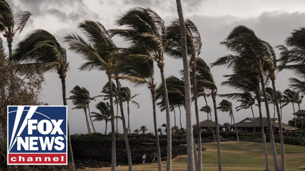 BREAKING: Hurricane Lala HAMMERS Hawaii with rain, winds