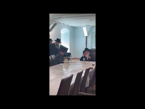 Viznitzer Rebbe R' Mendel At Feldman Bar Mitzvah 5782