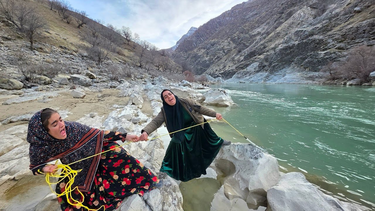 🎣🌊 Fishing in a Raging River by Nomadic Women | What Happened Shocked Everyone! 😱🔥