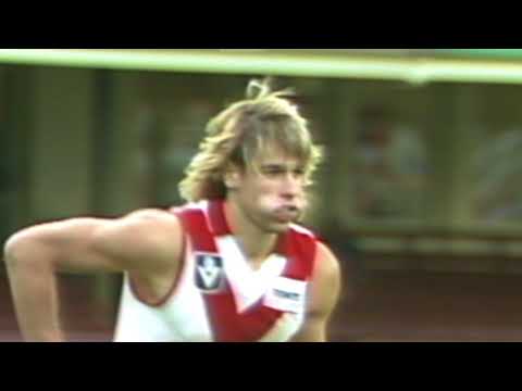 Warwick Capper's Mouthguard 1985 Round 7