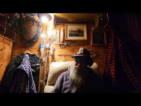 wandering-wizard waxing lyrical about wands.. 💜🌛🧙‍♂️🌜⚡️