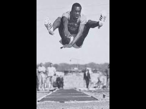 Bob Beamon A few long jumps ( SLOW MOTION ).