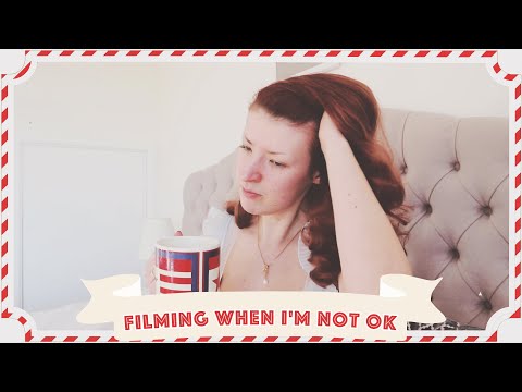 Why I Film When I'm Not Feeling Good // Vlogmas 2019 Day 13