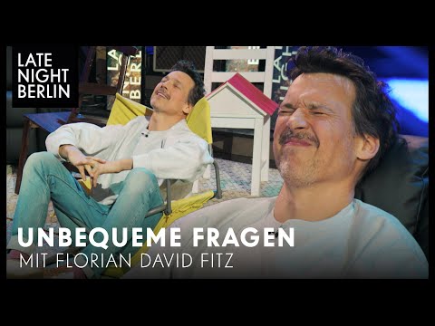 Florian's criminal past: Uncomfortable questions in very comfortable chairs | Late Night Berlin