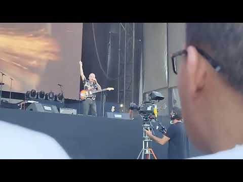 "Vigilantes del espejo" - Triángulo de Amor Bizarro en Primavera Sound