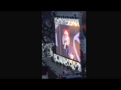 One direction concert. Icona pop