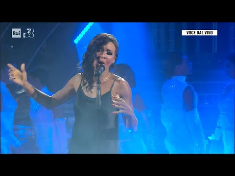 Kelly Joyce - Rihanna canta " Diamonds" - Tale e Quale Show 01/11/2024