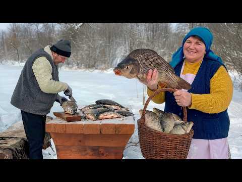 Cooking Fresh Fish in a Snowy Village | Winter Rural Life
