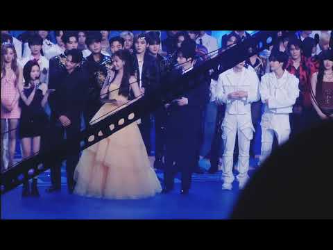 idols reaction aespa (에스파) winter birthday MBC MUSIC FESTIVAL 231231