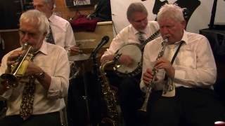 Brian Carrick`s Algiers Stompers (GB) "New Orleans Hula" Cotton Club Hamburg 22.10.2016