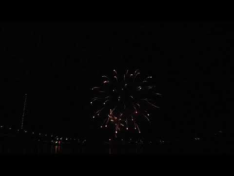 Frühlingskirmes Tonhallenufer Düsseldorf -  Feuerwerk 28 4 2023