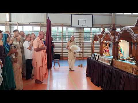 Greeting the Deities with Shrila Indradyumna Swami Приветствие Божеств с Шрилой Индрадьюмной Свами