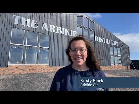 Gin distilling: from field to bottle