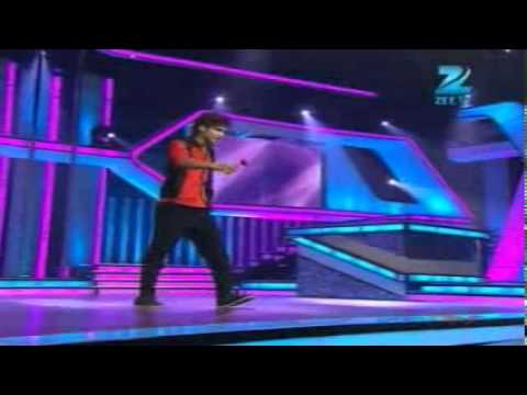 Croc-roaz proposing Bipasha Basu in slow motion.....