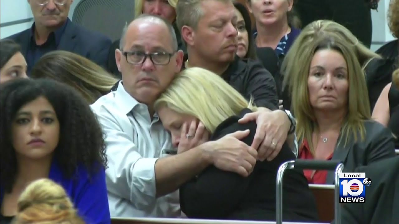 Family members show raw emotion during day one of Parkland shooting trial penalty phase