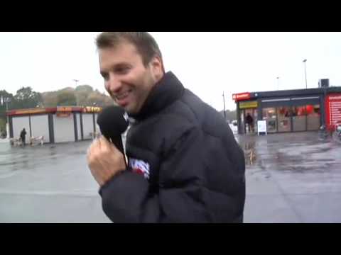 "Basty" von "Kiss FM" wird angespuckt.............. (NEW!!!)