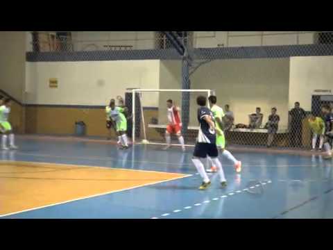 Em Ribas do Rio Pardo, goleiro dá show em jogo da Copa Morena