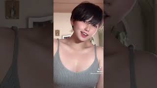 セクシーボーイッシュ美女