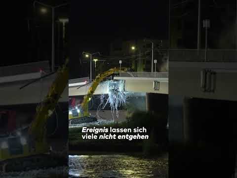 CAROLABRÜCKE: Kawumm! Hier kracht ein weiterer Teil der Brücke in Dresden zusammen #shorts