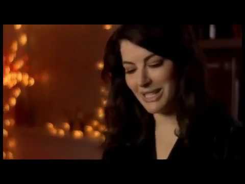 Nigella makes Sluts' Spaghetti