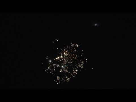 Shellscape SCBHQ02B   36s 20mm Crackling Tail to Crackling Peony