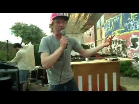 HALLO WERNER CLAN - POMMES MIT REIS LIVE @ HALLÖCHEN FESTIVAL 2016