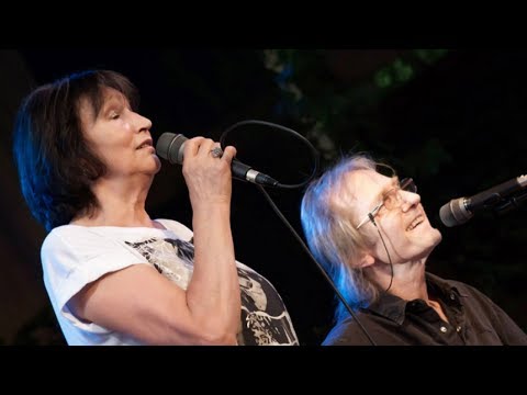 Marta Kubišová a VOKOBERE - Ring o ding (HRAJ ČESKY - Porta - živě)