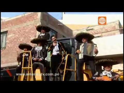 Al fondo hay sitio joel le canta TIC TIC TAC a monserrat