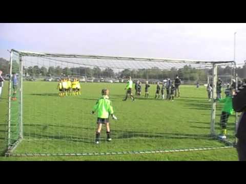 penalties na de wedstrijd tussen Colmschate F5 en Twello F1