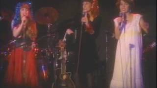 Winter Wonderland - Roches X-Mas Show, Bottom Line, NYC 12-22-90 (early show)