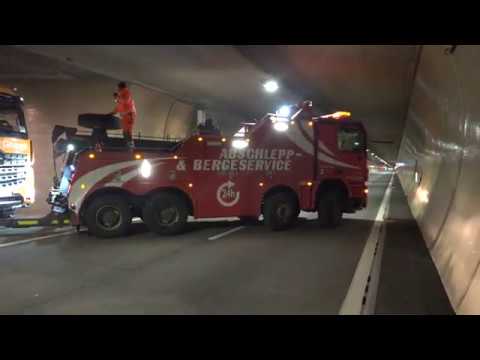 Übung: Lkw-Bergung im Tauerntunnel (A10)