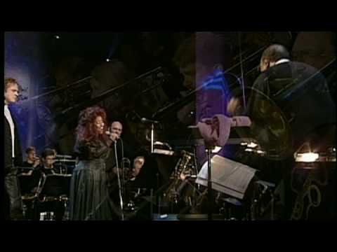 Quincy Jones, Chaka Khan & Simply Red live - Everything Must Change