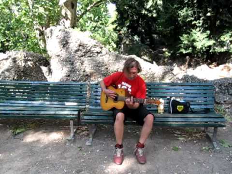 A song played by the guitar player met in a park at Milan