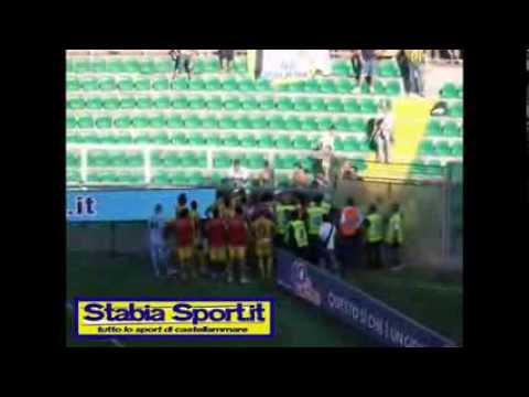 Confronto giocatori-tifosi Juve Stabia a Palermo