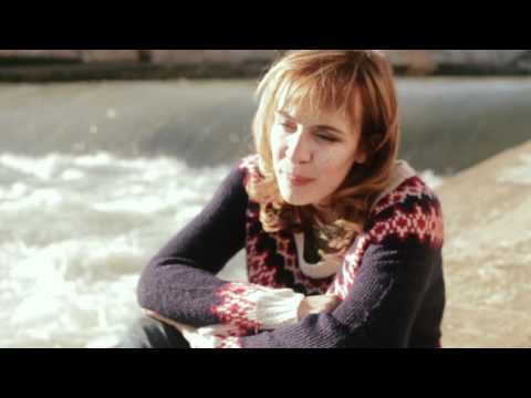 download lagu mp3 mp4 Giulia Anania La Mail Che Non Ti Ho Scritto, download lagu Giulia Anania La Mail Che Non Ti Ho Scritto gratis, unduh video klip Giulia Anania La Mail Che Non Ti Ho Scritto