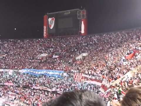 "Cantemos todos que la Boca está de luto - River vs NewellÂ´s - Fecha 11 Torneo Final 2014" Barra: Los Borrachos del Tablón • Club: River Plate