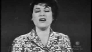 PATSY CLINE SINGING I FALL TO PIECES