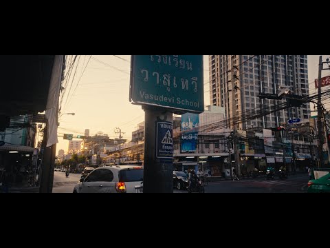 Sirui 35mm T2.9 1.6x Full-Frame Anamorphic Lens | Sony A1