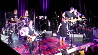 The Weepies- Never Let You Down (live)