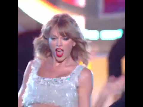 When Autotune cuts off | Taylor Swift Singing Live | Epic Fail | Oopstube #funny #taylorswift #memes