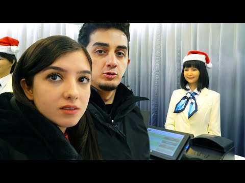 Ho Passato la Notte nel Primo Robot Hotel al Mondo! 🇯🇵 (L’Hotel Più Strano del Giappone)