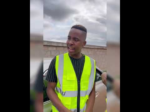 Esses agentes da polícia são perigosos.