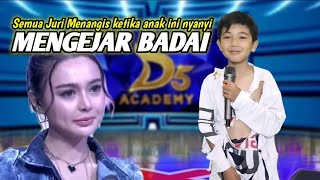 Download lagu VIRAL ‼️THIS SCAVENGER'S CHILD SINGS THE SONG 'CHASING THE STORM,' ALL THE JUDGES COULDN'T HOLD B... mp3