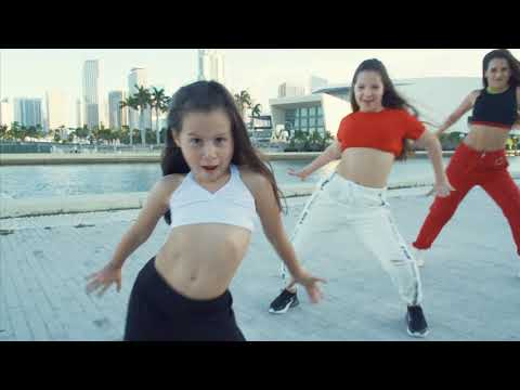 Cali Y El Dandee, Sebastián Yatra - Locura (Official Dance Video)