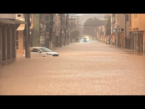 Chuva forte alaga ruas e causa transtornos em São Gabriel da Palha, ES