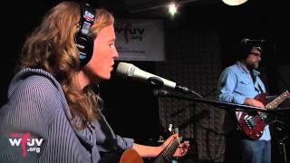 Tift Merritt - &quot;Traveling Alone&quot; (Live at WFUV)