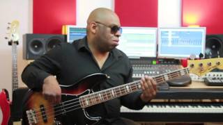 Video thumbnail for Fender 70's Jazz Bass by Dean Mark