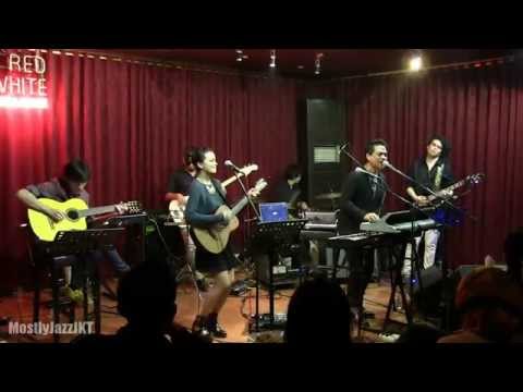 Indra Lesmana ft. Eva Celia - Terbang @ Mostly Jazz 31/01/14 [HD]