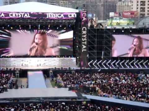120609 Jessica&Krystal-California Girls (SMTOWN IN TAIWAN)